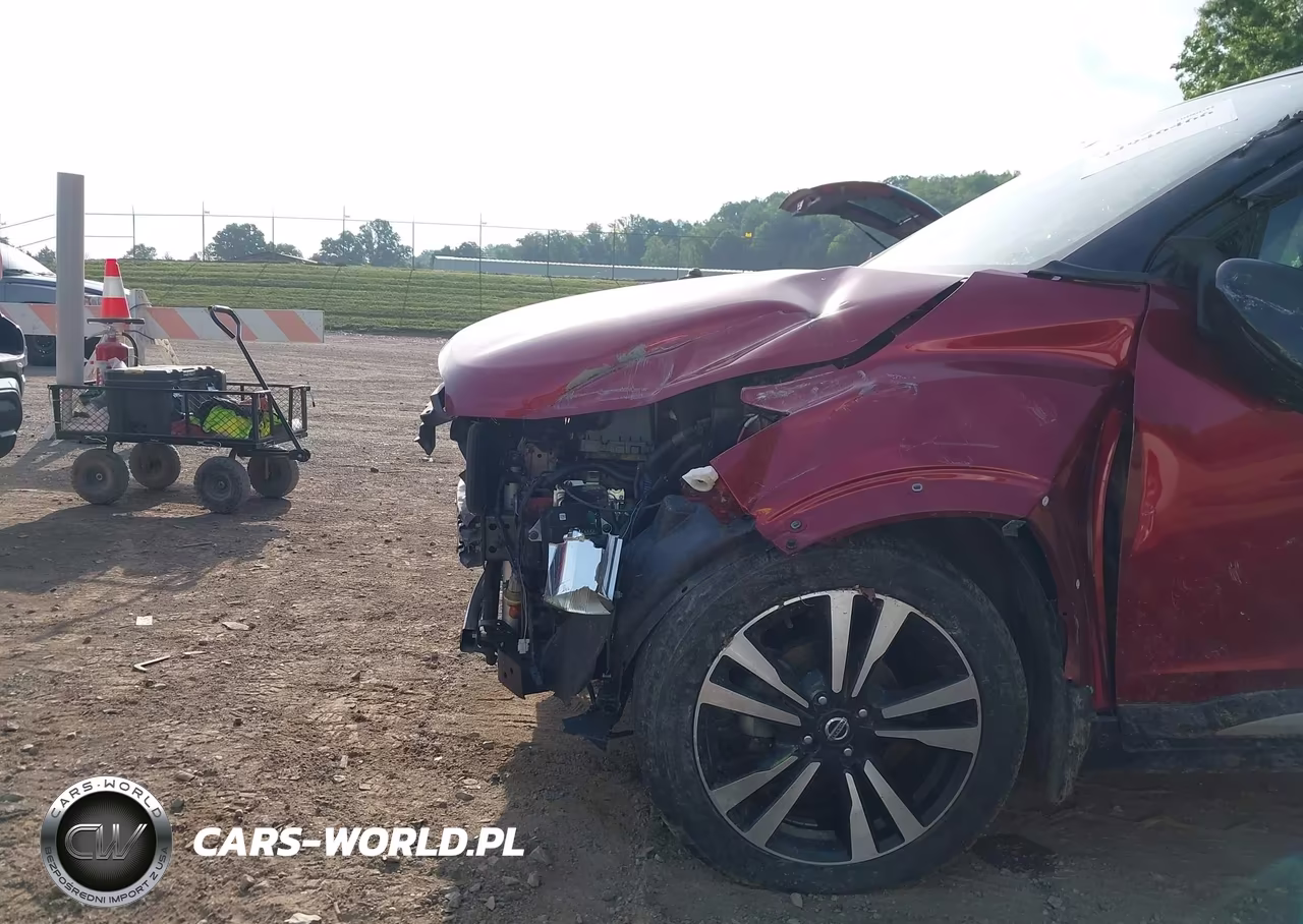 2019 Nissan Kicks Sr VIN:3N1CP5CU6KL566323 - 6