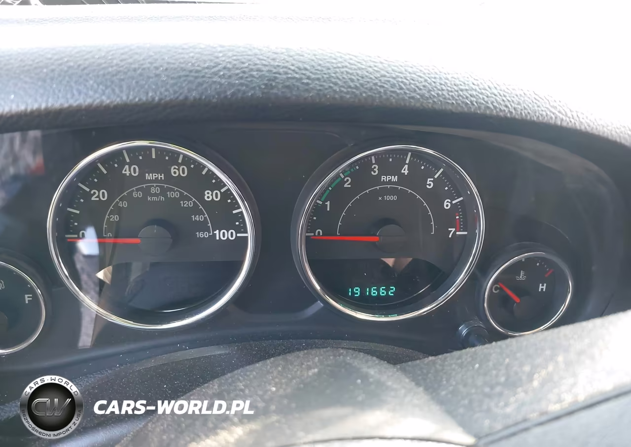 2013 Jeep Wrangler Unlimited Sahara VIN:1C4BJWEG4DL534041 - 15