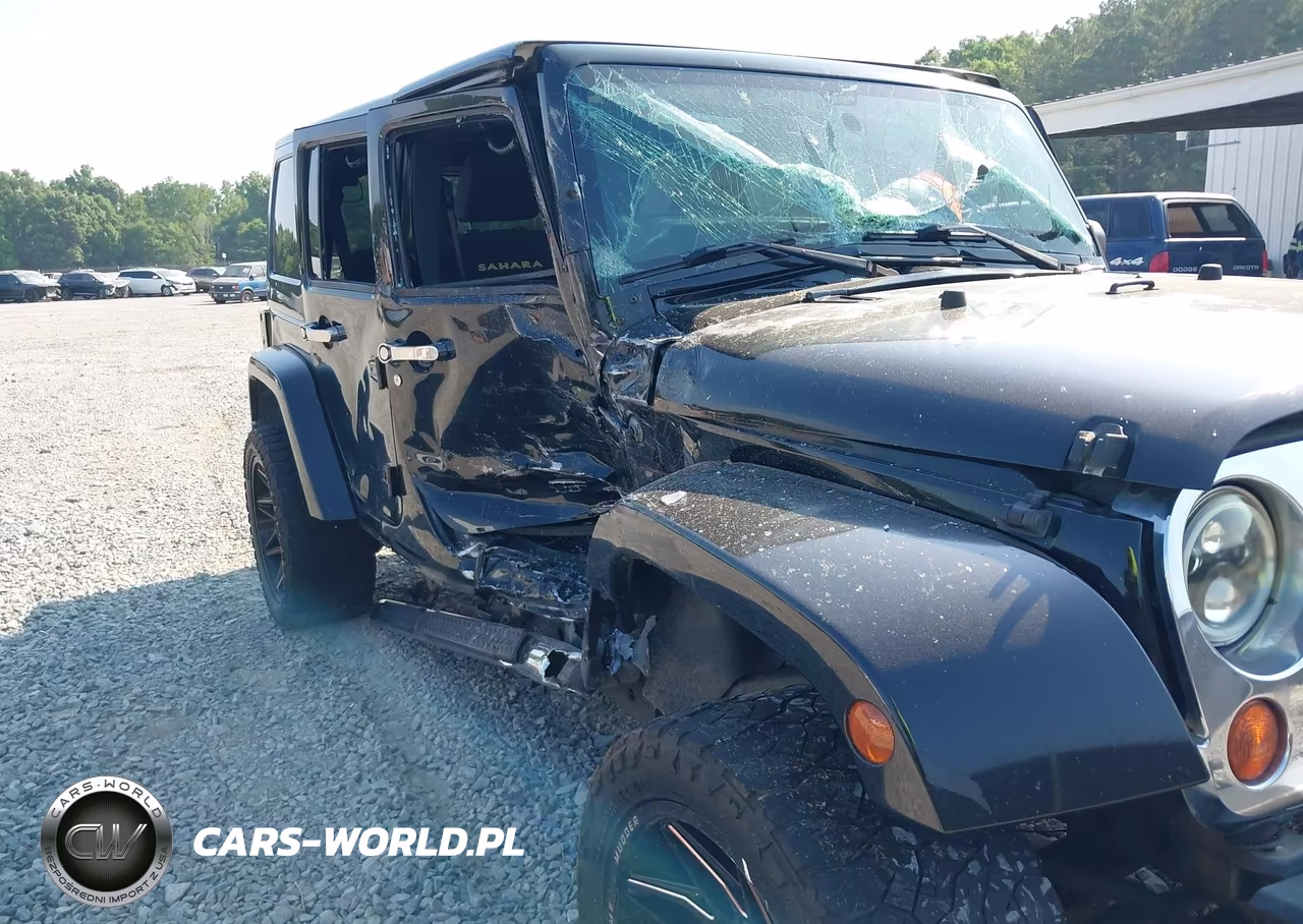 2013 Jeep Wrangler Unlimited Sahara VIN:1C4BJWEG4DL534041 - 18