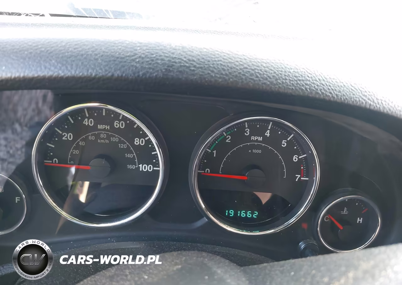 2013 Jeep Wrangler Unlimited Sahara VIN:1C4BJWEG4DL534041 - 7