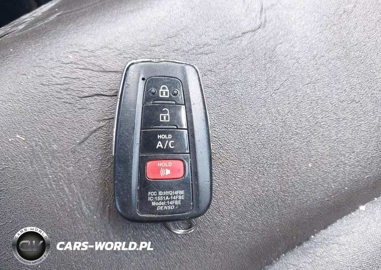 2017 Toyota Prius Prime Advanced VIN:JTDKARFP5H3004120 - 11