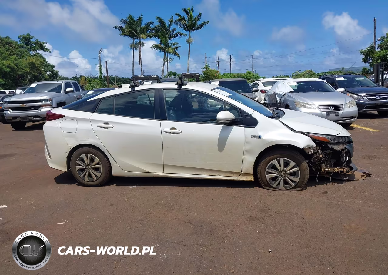 2017 Toyota Prius Prime Advanced VIN:JTDKARFP5H3004120 - 13
