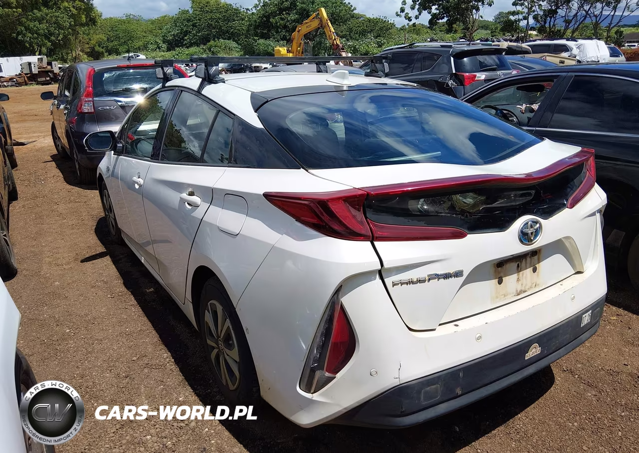 2017 Toyota Prius Prime Advanced VIN:JTDKARFP5H3004120 - 3