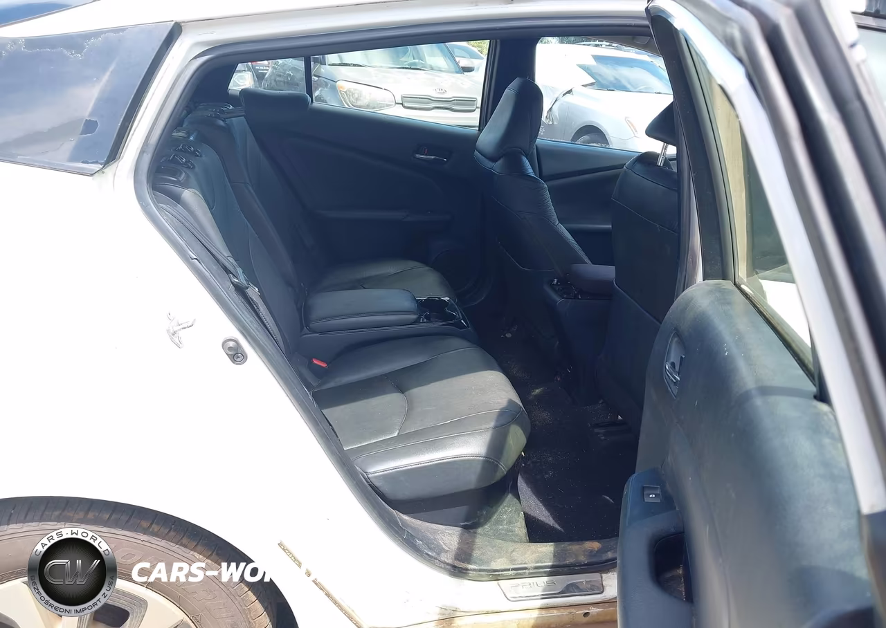 2017 Toyota Prius Prime Advanced VIN:JTDKARFP5H3004120 - 8