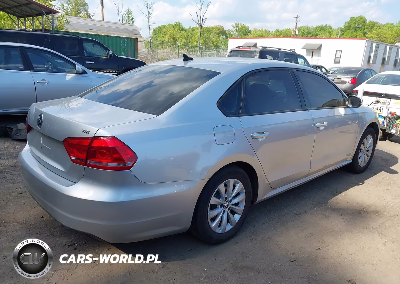 2014 Volkswagen Passat 1.8T Wolfsburg Edition VIN:1VWAT7A36EC067704 - 4