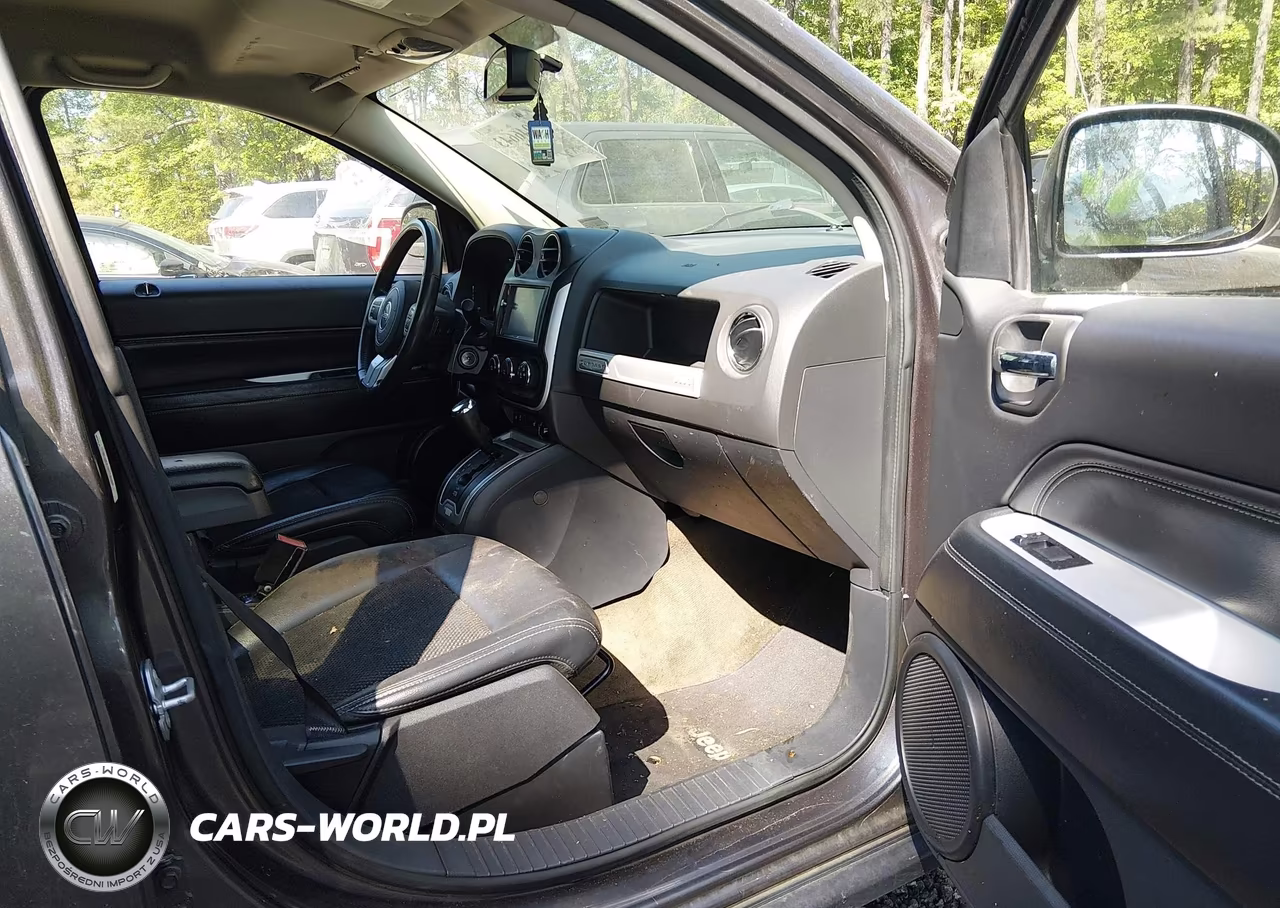 2016 Jeep Compass Latitude VIN:1C4NJDEB7GD745268 - 5