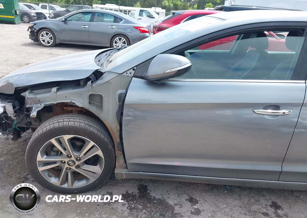 2017 Hyundai Elantra Limited VIN:KMHD84LF5HU329939 - 6