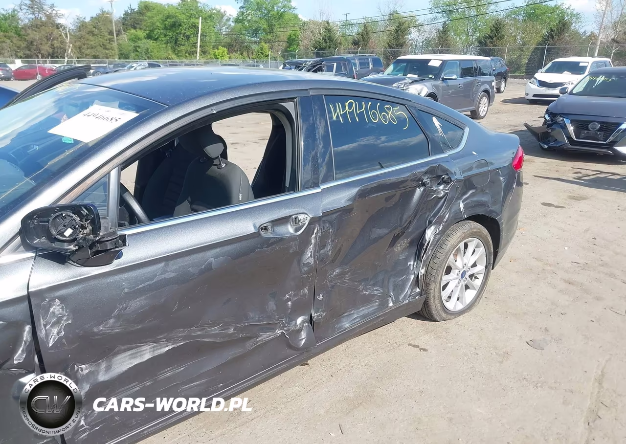 2017 Ford Fusion Se VIN:3FA6P0H70HR218819 - 6