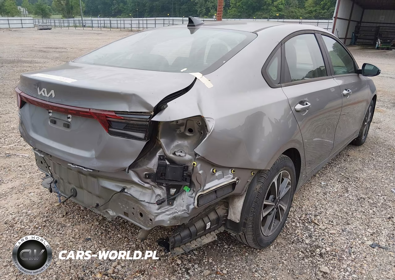 2024 Kia Forte Lxs VIN:3KPF24AD7RE728688 - 19