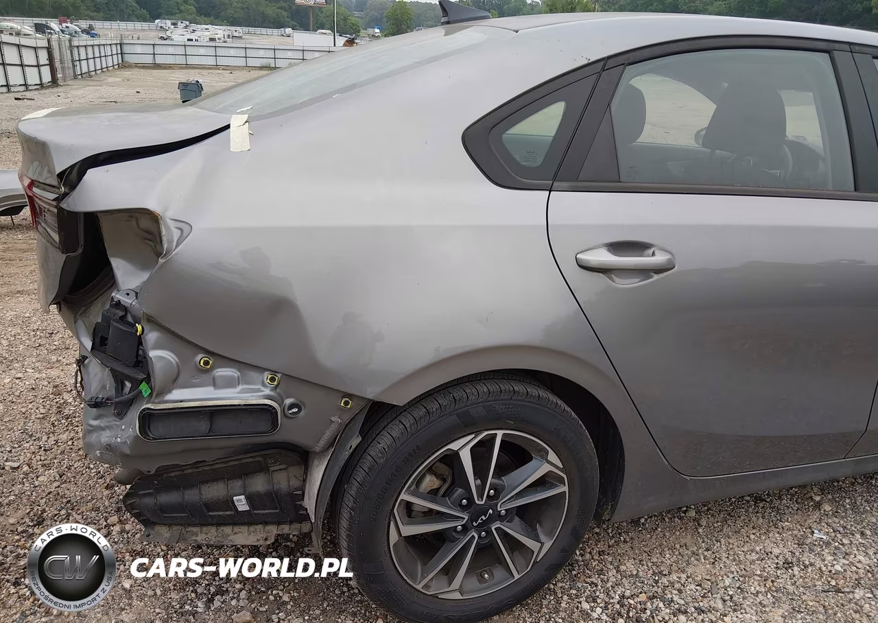 2024 Kia Forte Lxs VIN:3KPF24AD7RE728688 - 20