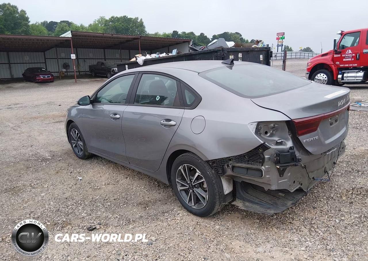 2024 Kia Forte Lxs VIN:3KPF24AD7RE728688 - 3