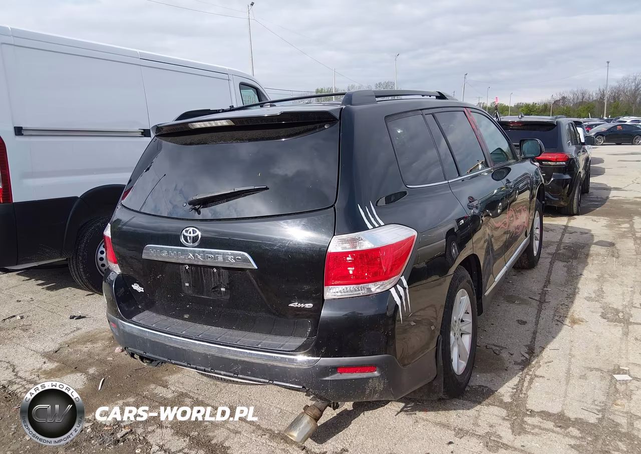 2012 Toyota Highlander Base V6 VIN:5TDBK3EH9CS128404 - 4