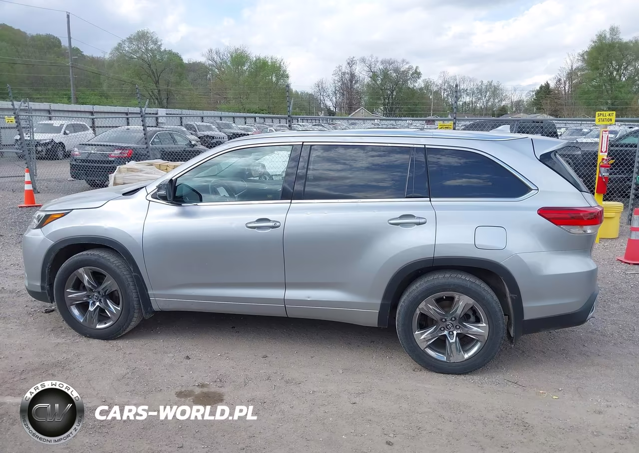 2018 Toyota Highlander Limited Platinum VIN:5TDDZRFH0JS876865 - 14