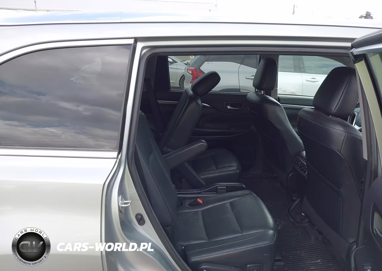 2018 Toyota Highlander Limited Platinum VIN:5TDDZRFH0JS876865 - 8