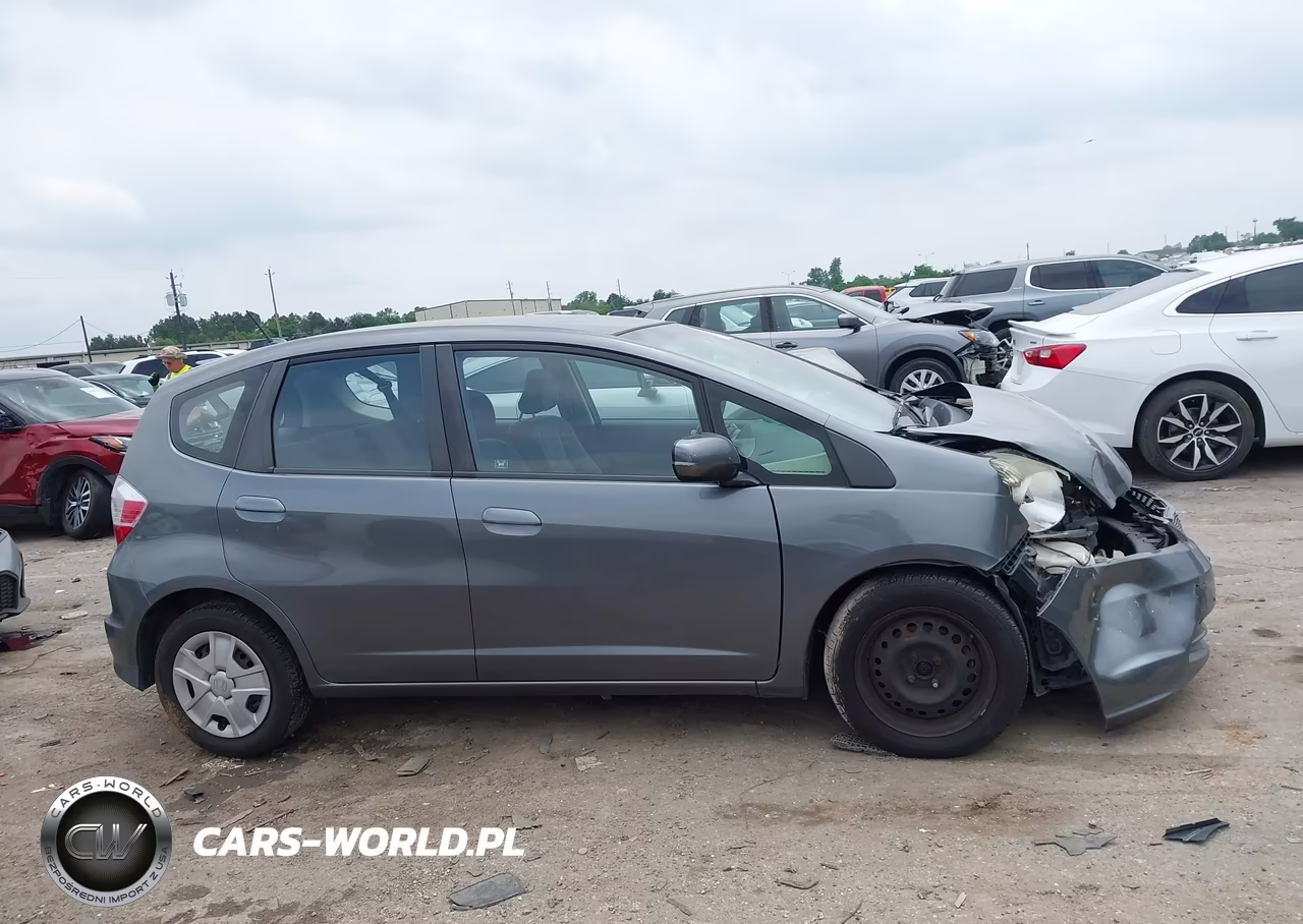 2012 Honda Fit VIN:JHMGE8H37CC032670 - 13