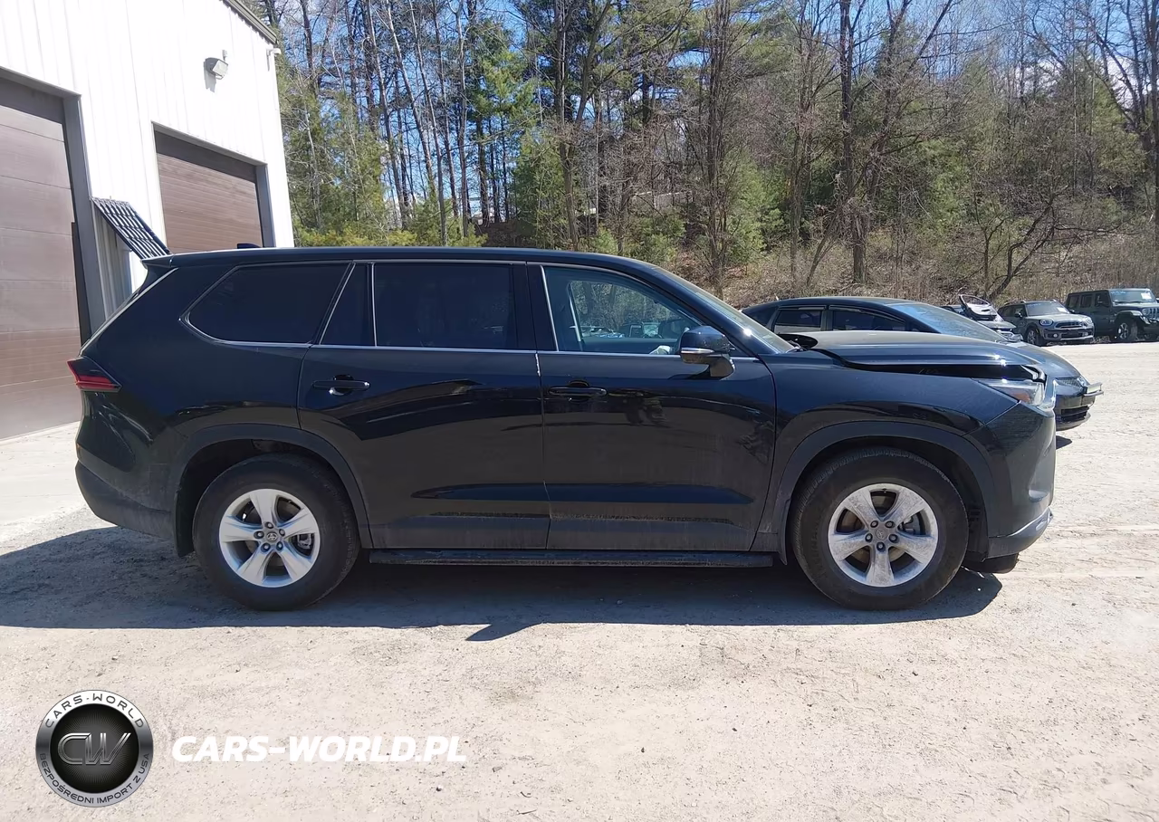 2025 Toyota Grand Highlander Le VIN:5TDAAAB5XSS091729 - 13