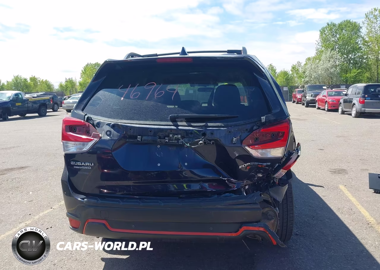 2021 Subaru Forester Sport VIN:JF2SKARC1MH435639 - 17