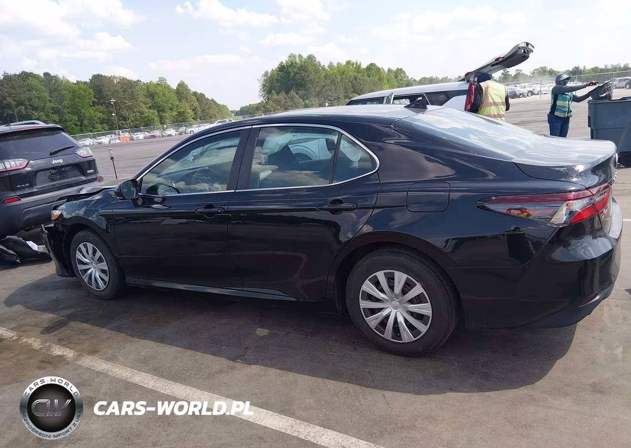 2024 Toyota Camry Hybrid Le VIN:4T1H31AK3RU629110 - 13