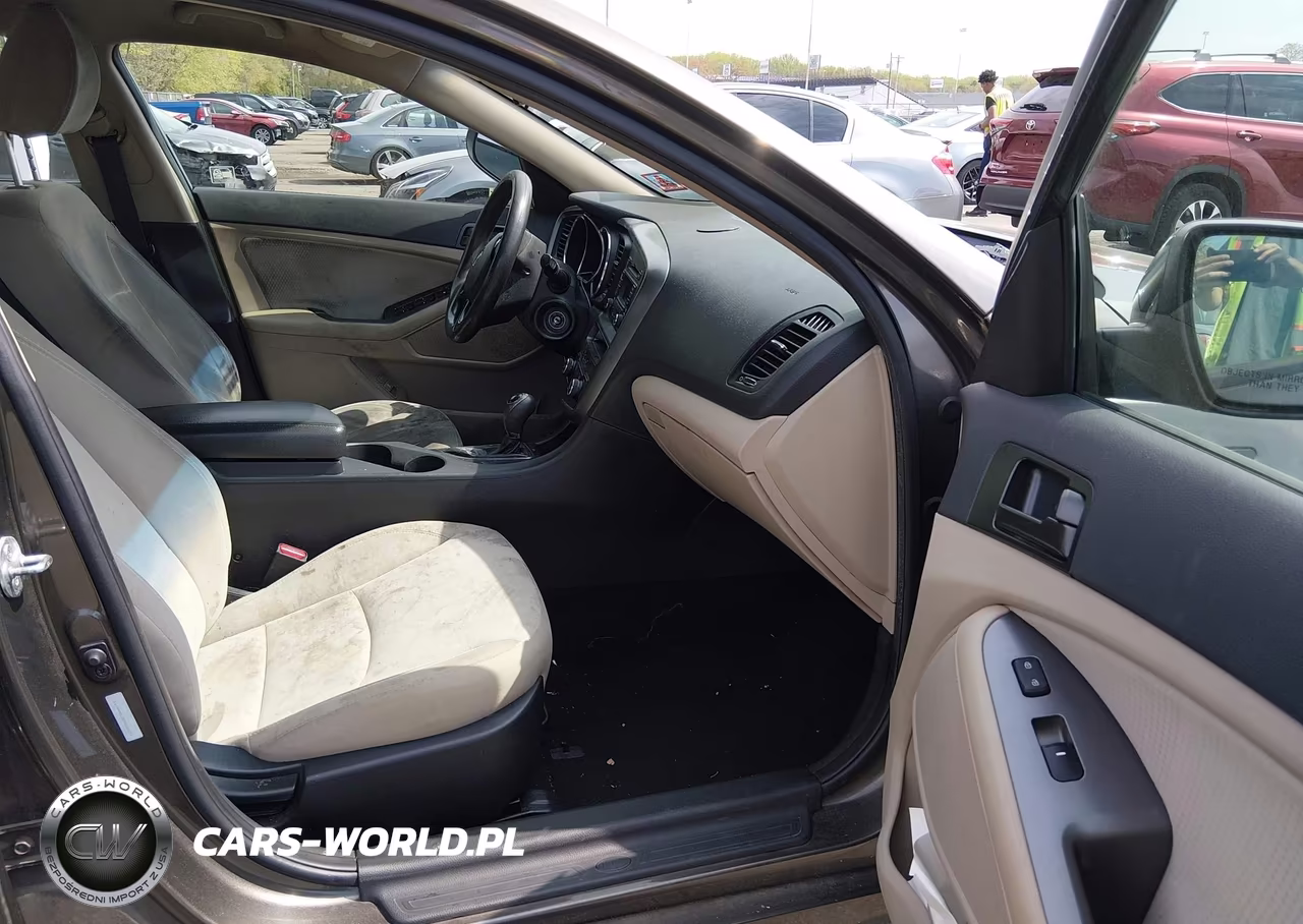 2012 Kia Optima Lx VIN:5XXGM4A75CG056573 - 5