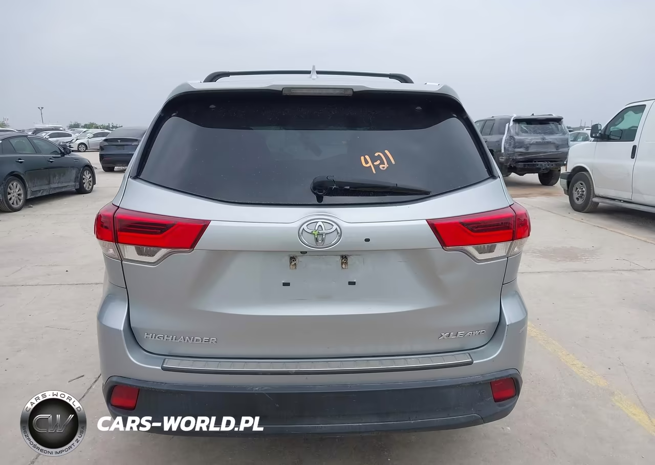 2019 Toyota Highlander Xle VIN:5TDJZRFH9KS620034 - 17
