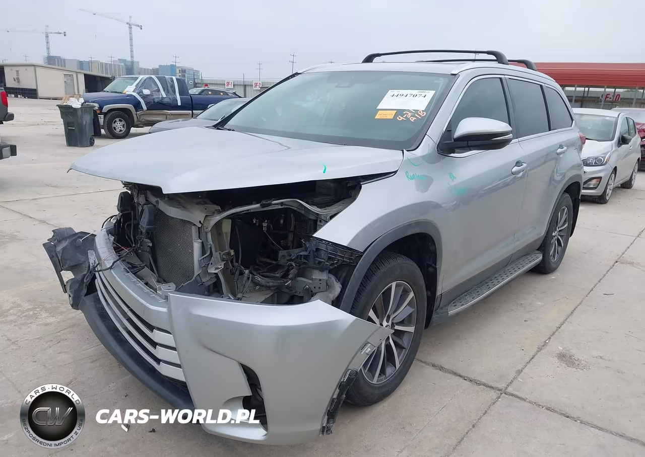 2019 Toyota Highlander Xle VIN:5TDJZRFH9KS620034 - 2
