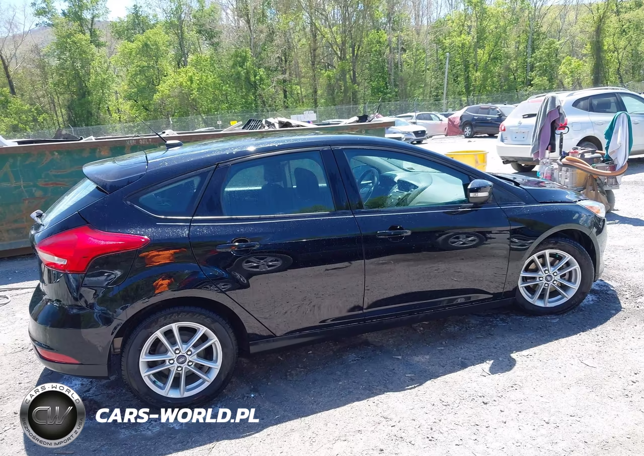 2017 Ford Focus Se VIN:1FADP3K24HL218715 - 13