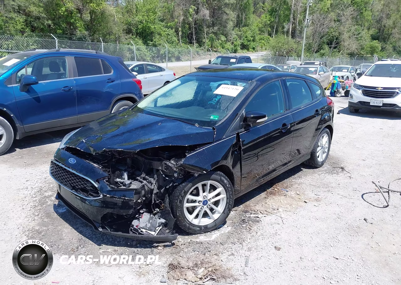 2017 Ford Focus Se VIN:1FADP3K24HL218715 - 2