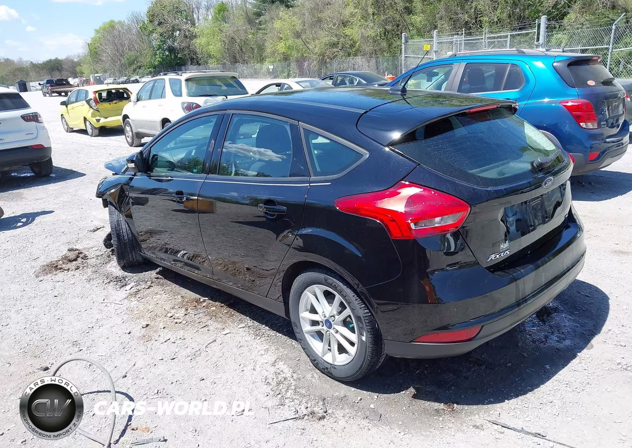 2017 Ford Focus Se VIN:1FADP3K24HL218715 - 3