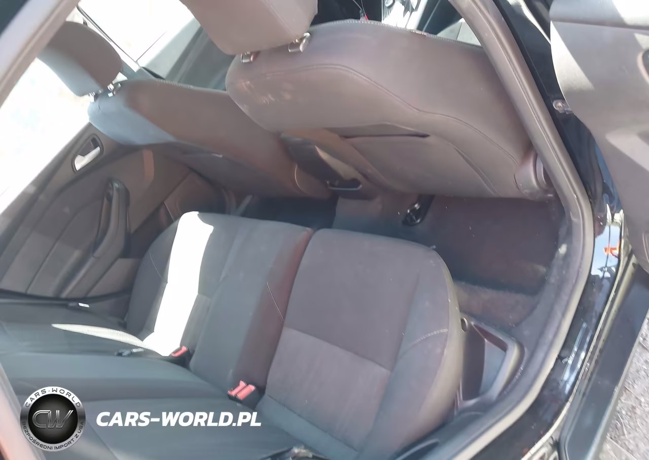 2017 Ford Focus Se VIN:1FADP3K24HL218715 - 8