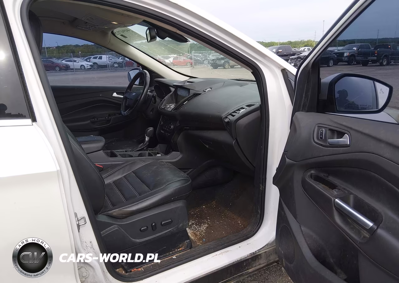 2017 Ford Escape Titanium VIN:1FMCU0J97HUC49281 - 5