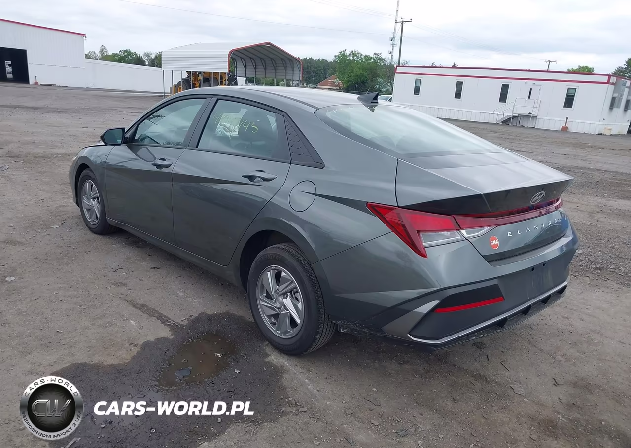2026 Hyundai Elantra Se VIN:KMHLL4DGXTU107665 - 3