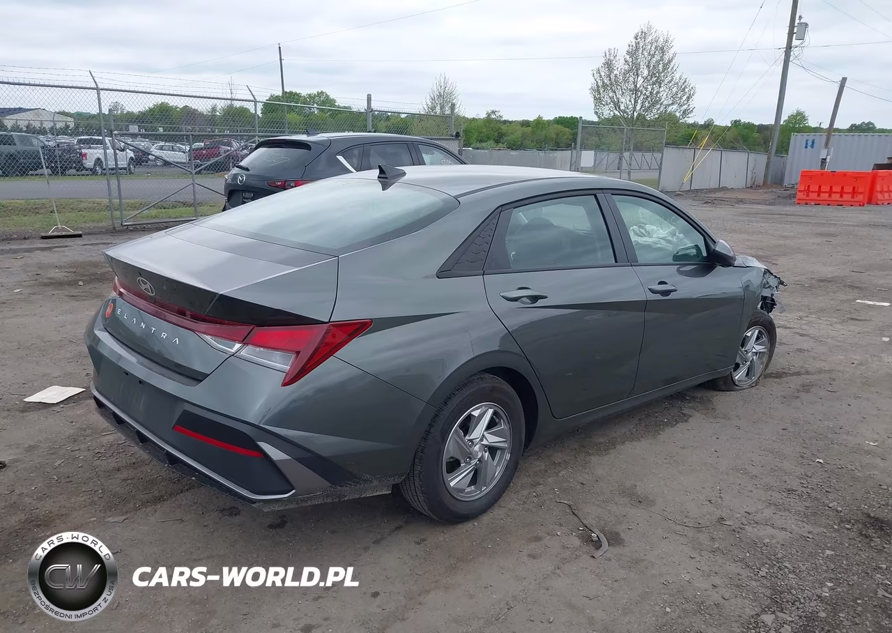 2026 Hyundai Elantra Se VIN:KMHLL4DGXTU107665 - 4