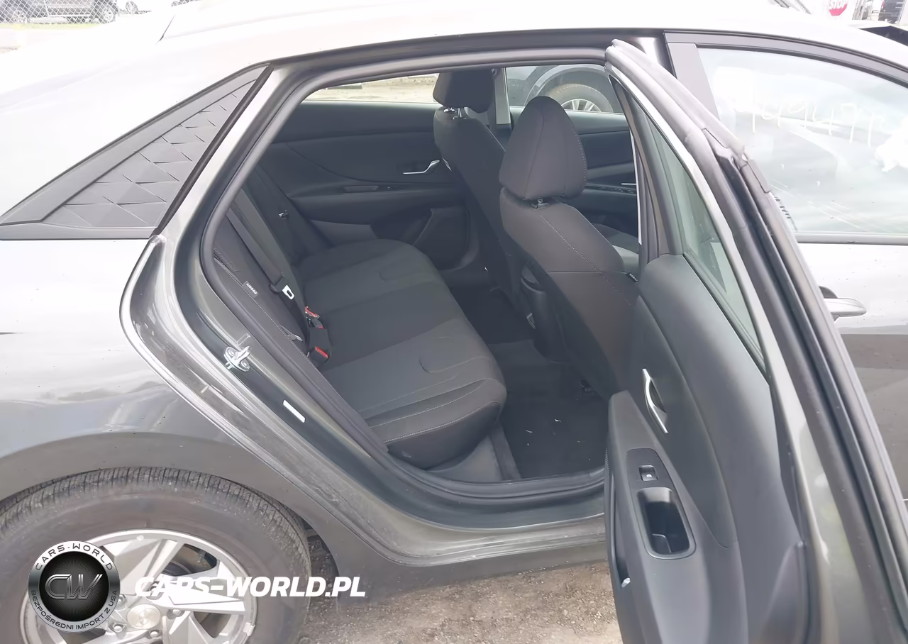 2026 Hyundai Elantra Se VIN:KMHLL4DGXTU107665 - 8
