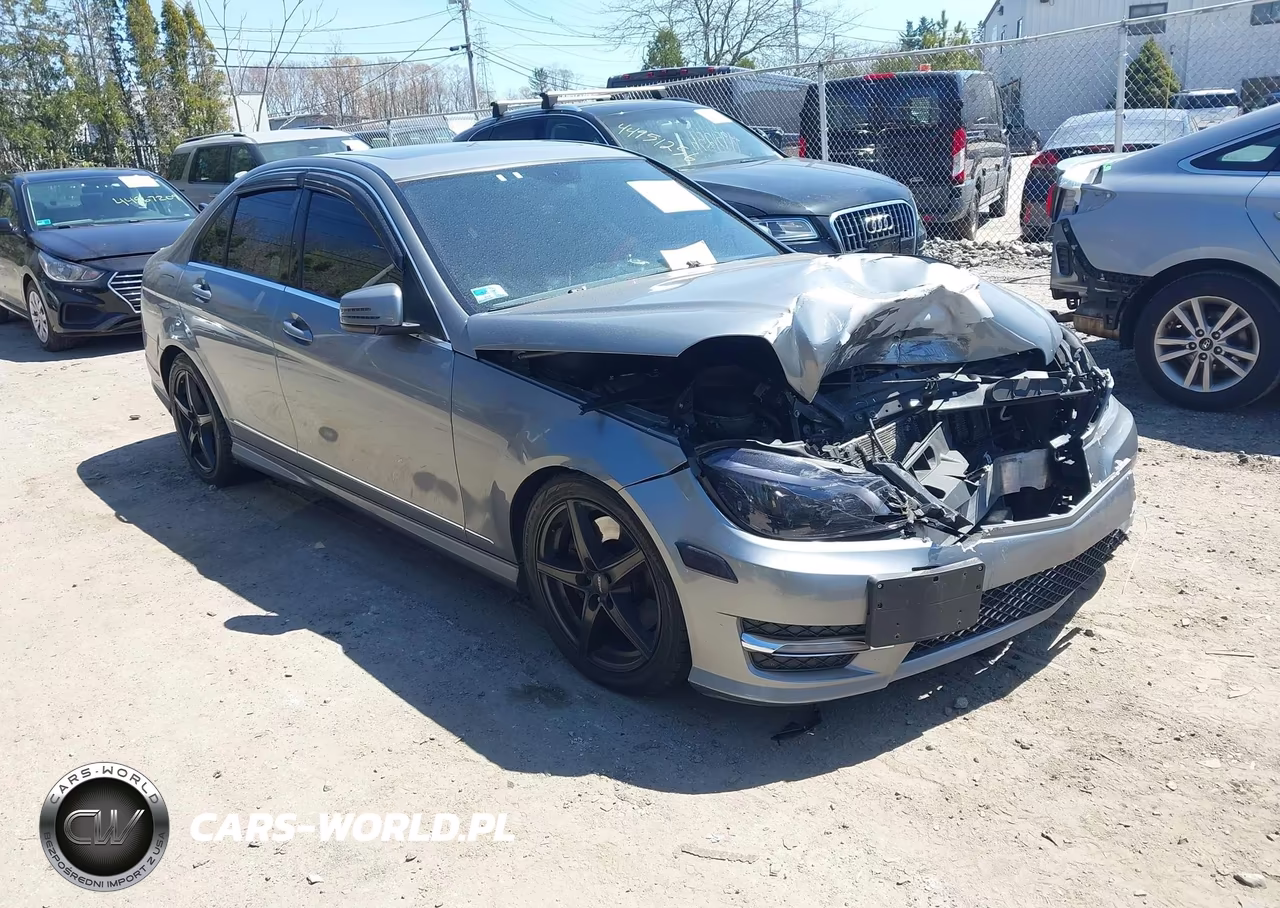 2013 Mercedes-Benz C 300 Sport 4Matic – zdjęcie 1 z 16