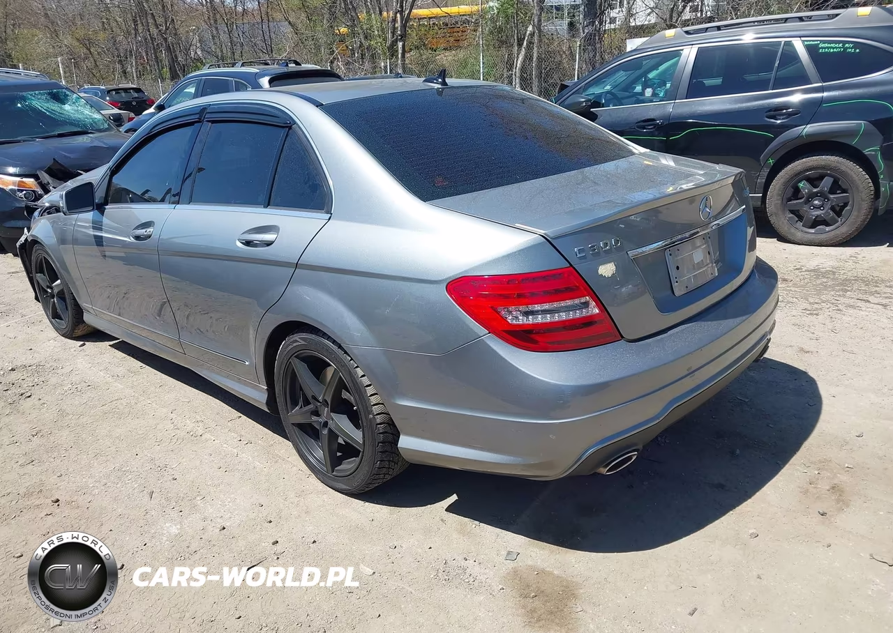 2013 Mercedes-Benz C 300 Sport 4Matic VIN:WDDGF8AB3DR247435 - 3