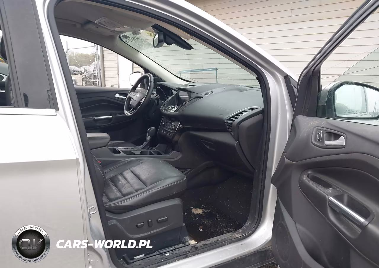 2017 Ford Escape Titanium VIN:1FMCU9J9XHUA96013 - 5