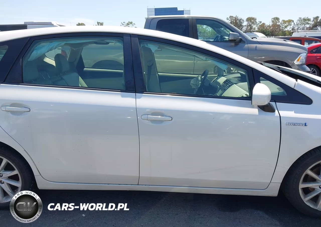2014 Toyota Prius V Five VIN:JTDZN3EU8E3314118 - 13