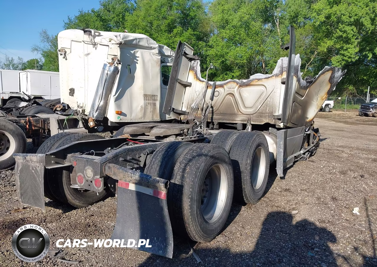 2018 Freightliner Cascadia 125 VIN:3AKJGLDV4JDKD0712 - 4
