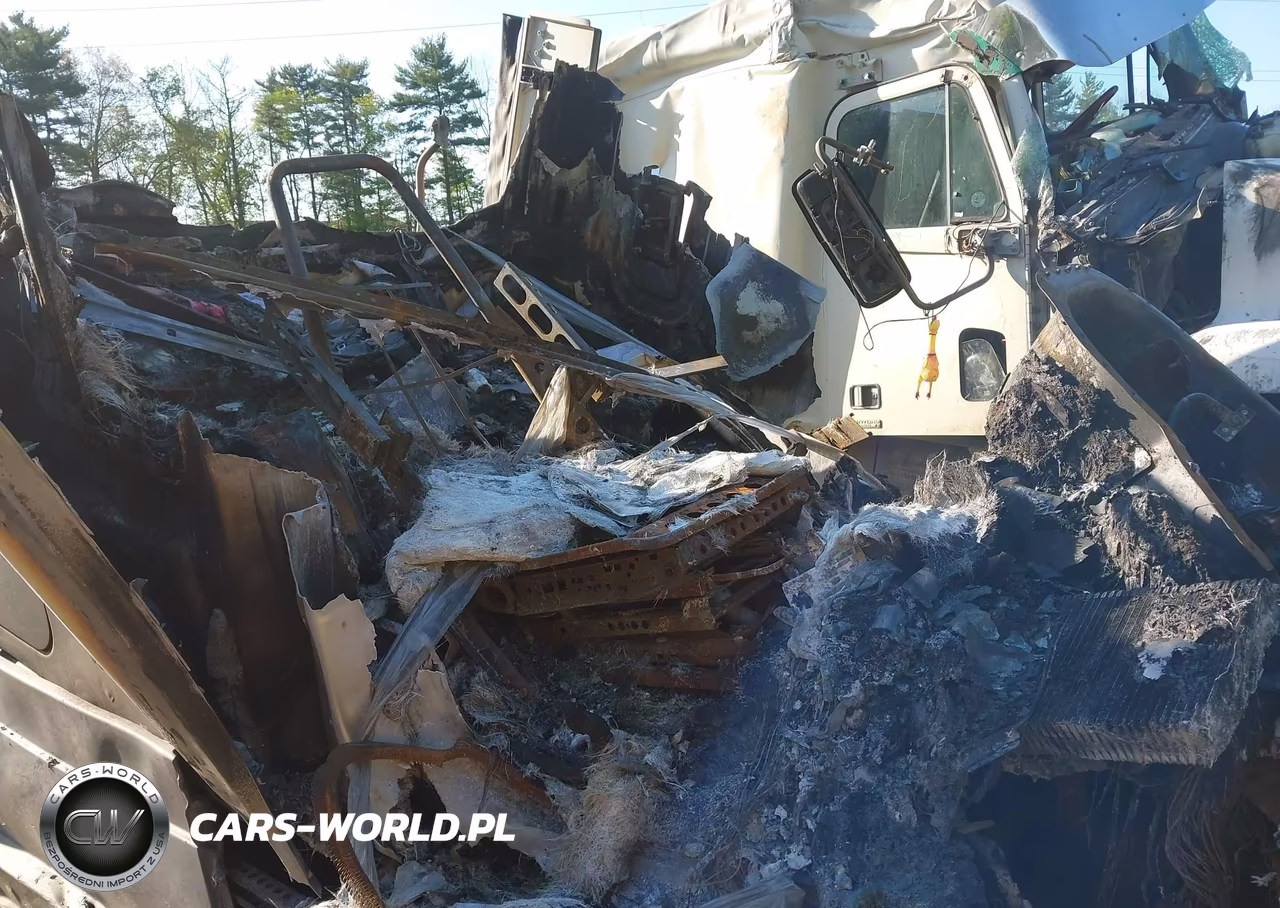 2018 Freightliner Cascadia 125 VIN:3AKJGLDV4JDKD0712 - 5