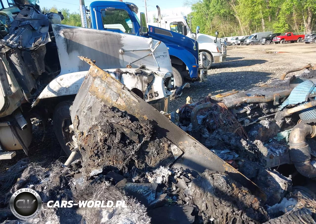 2018 Freightliner Cascadia 125 VIN:3AKJGLDV4JDKD0712 - 6