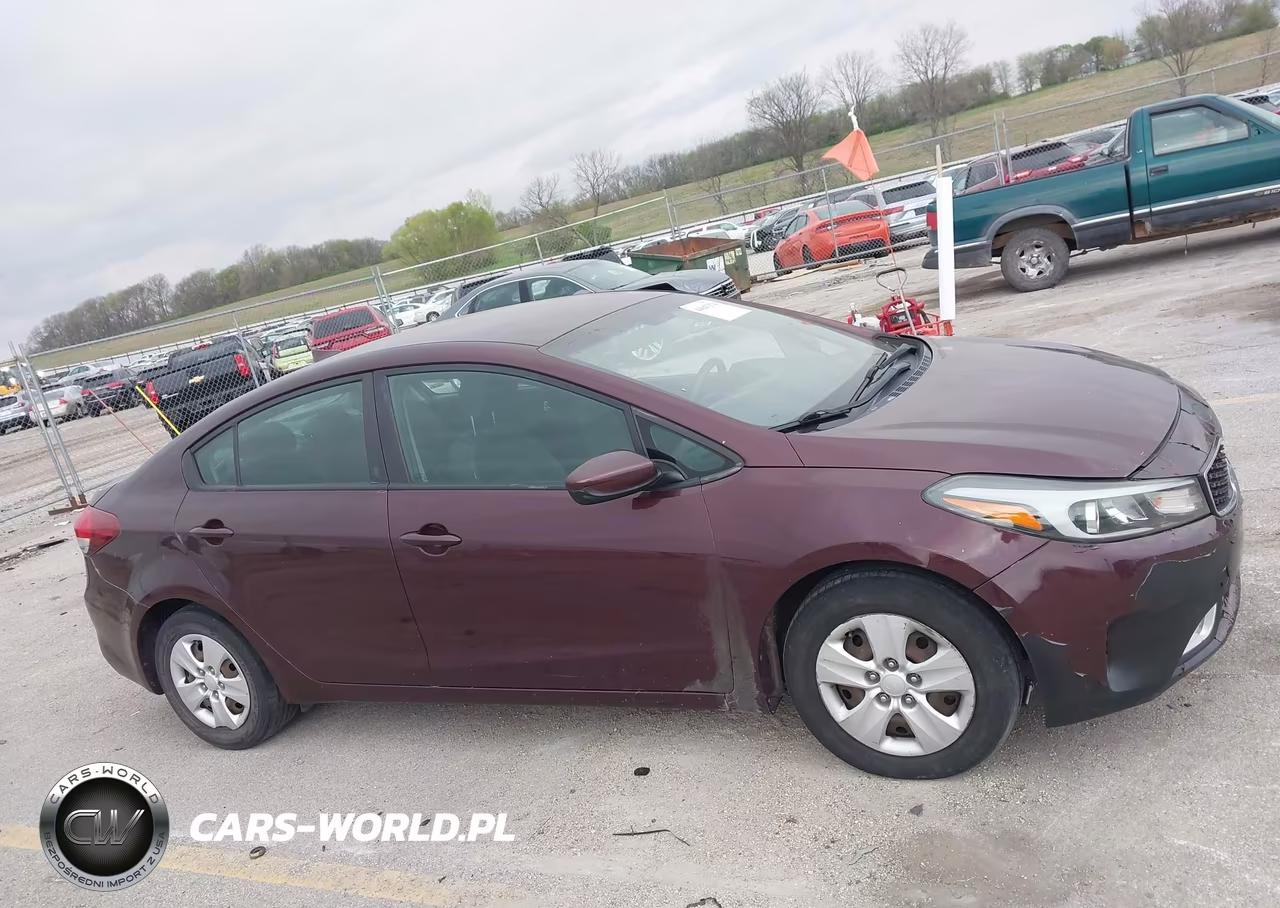 2018 Kia Forte Lx VIN:3KPFL4A76JE201804 - 13