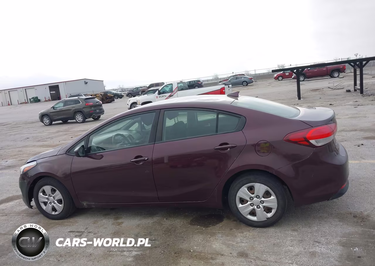 2018 Kia Forte Lx VIN:3KPFL4A76JE201804 - 14