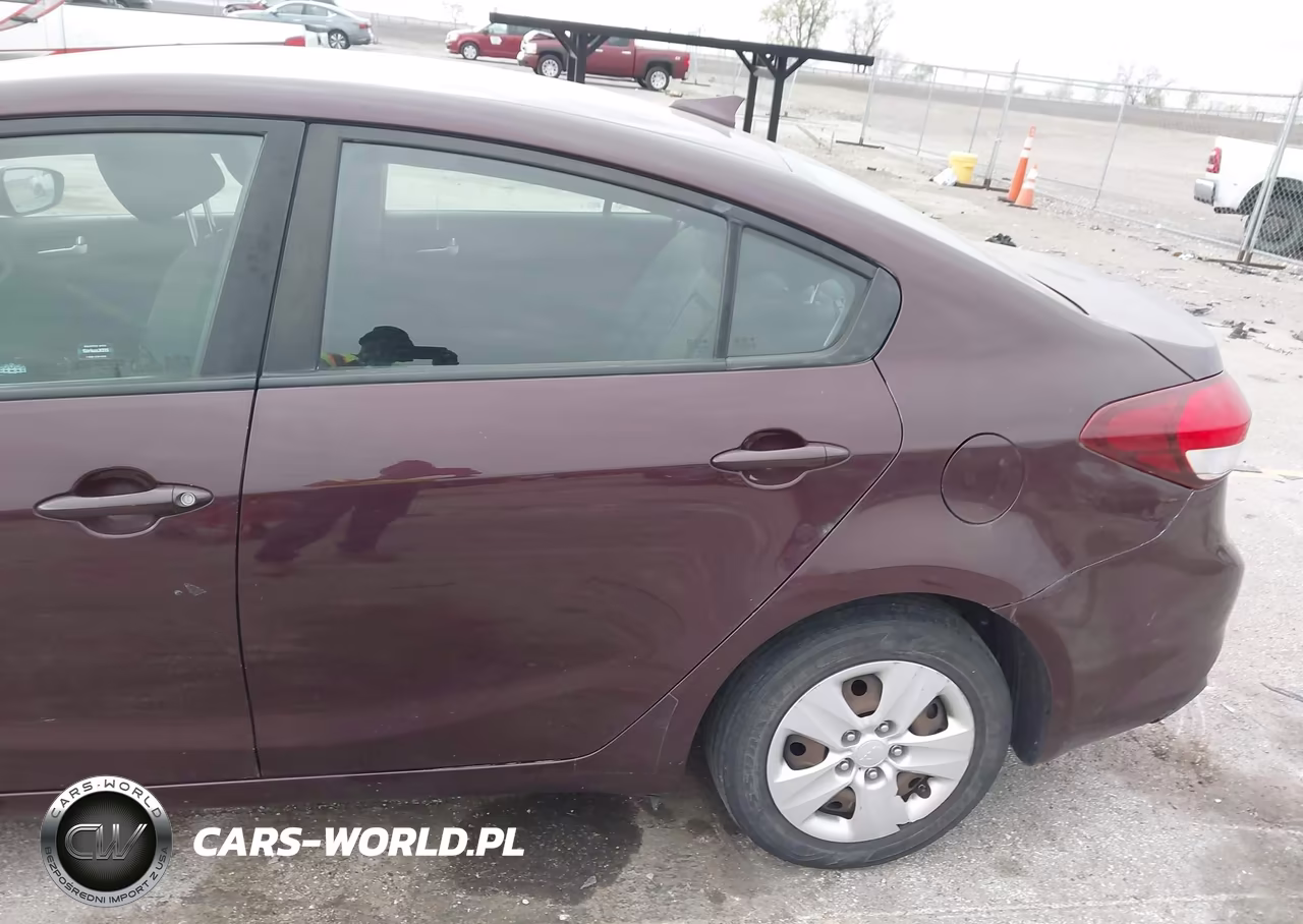 2018 Kia Forte Lx VIN:3KPFL4A76JE201804 - 18