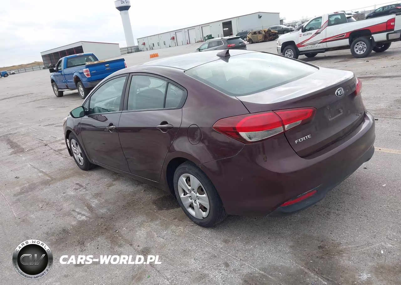 2018 Kia Forte Lx VIN:3KPFL4A76JE201804 - 3