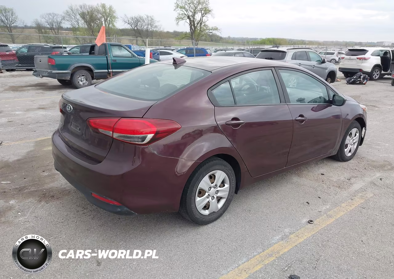 2018 Kia Forte Lx VIN:3KPFL4A76JE201804 - 4
