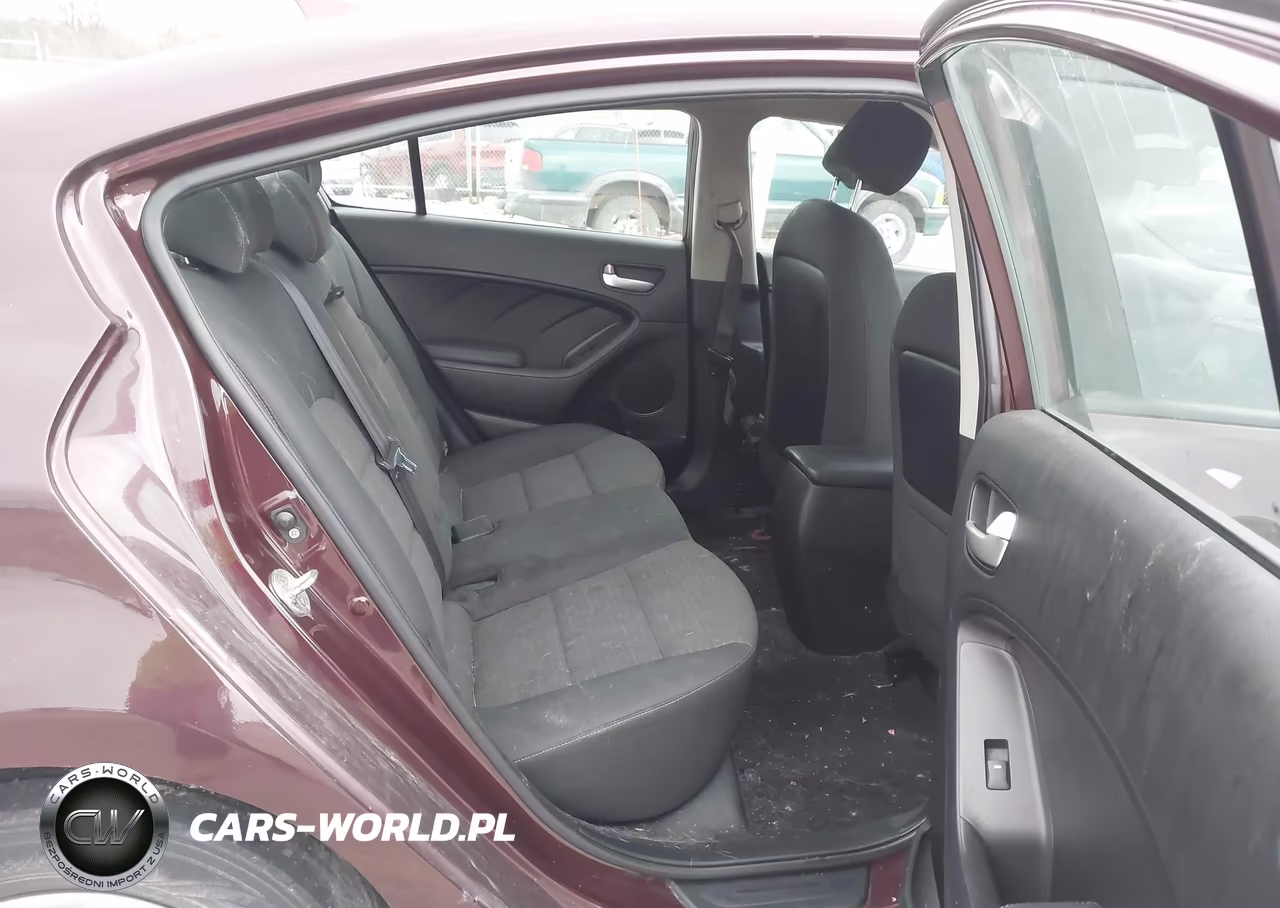 2018 Kia Forte Lx VIN:3KPFL4A76JE201804 - 8