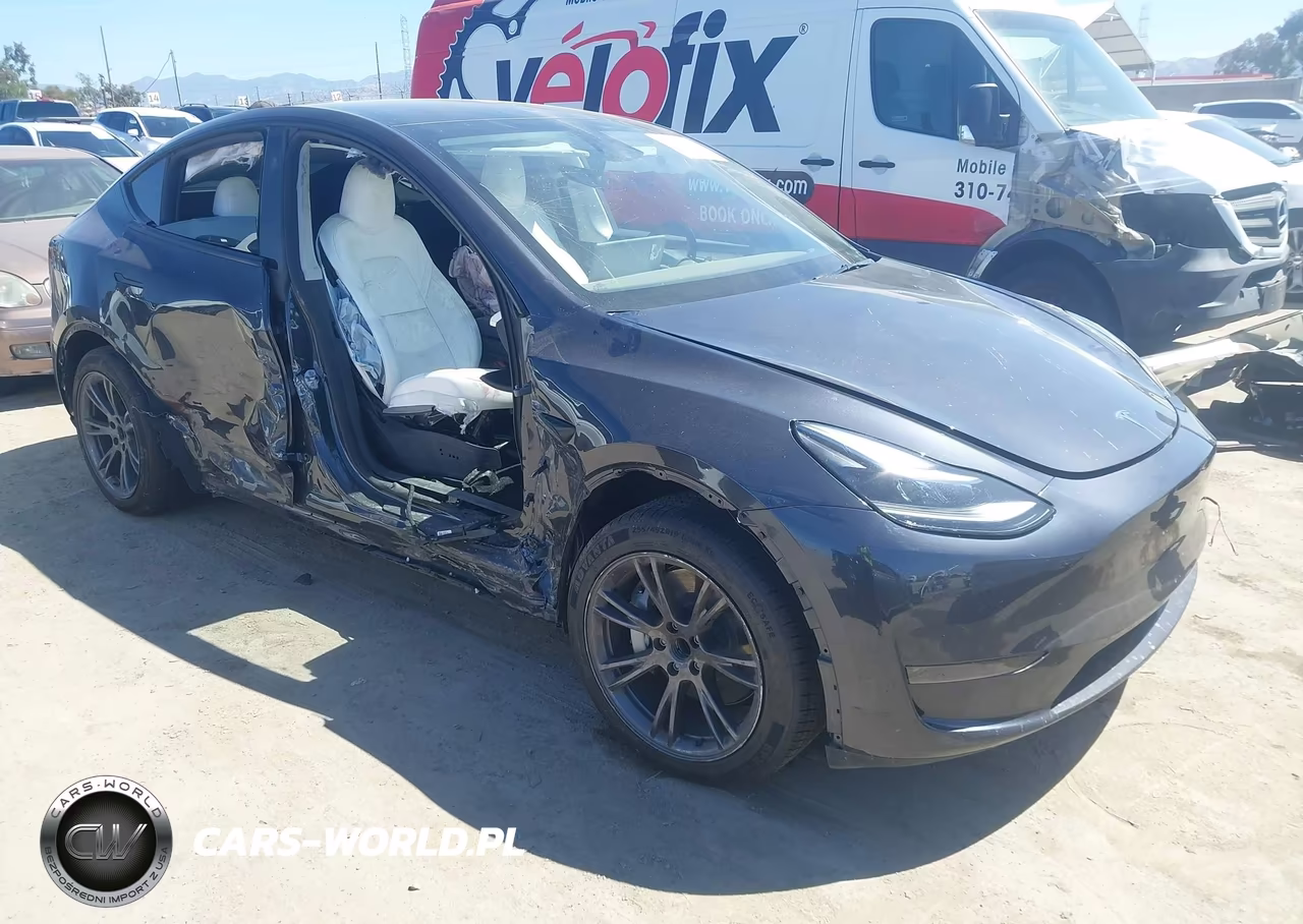 2025 Tesla Model Y Long Range Dual Motor Rear-Wheel Drive – zdjęcie 1 z 16