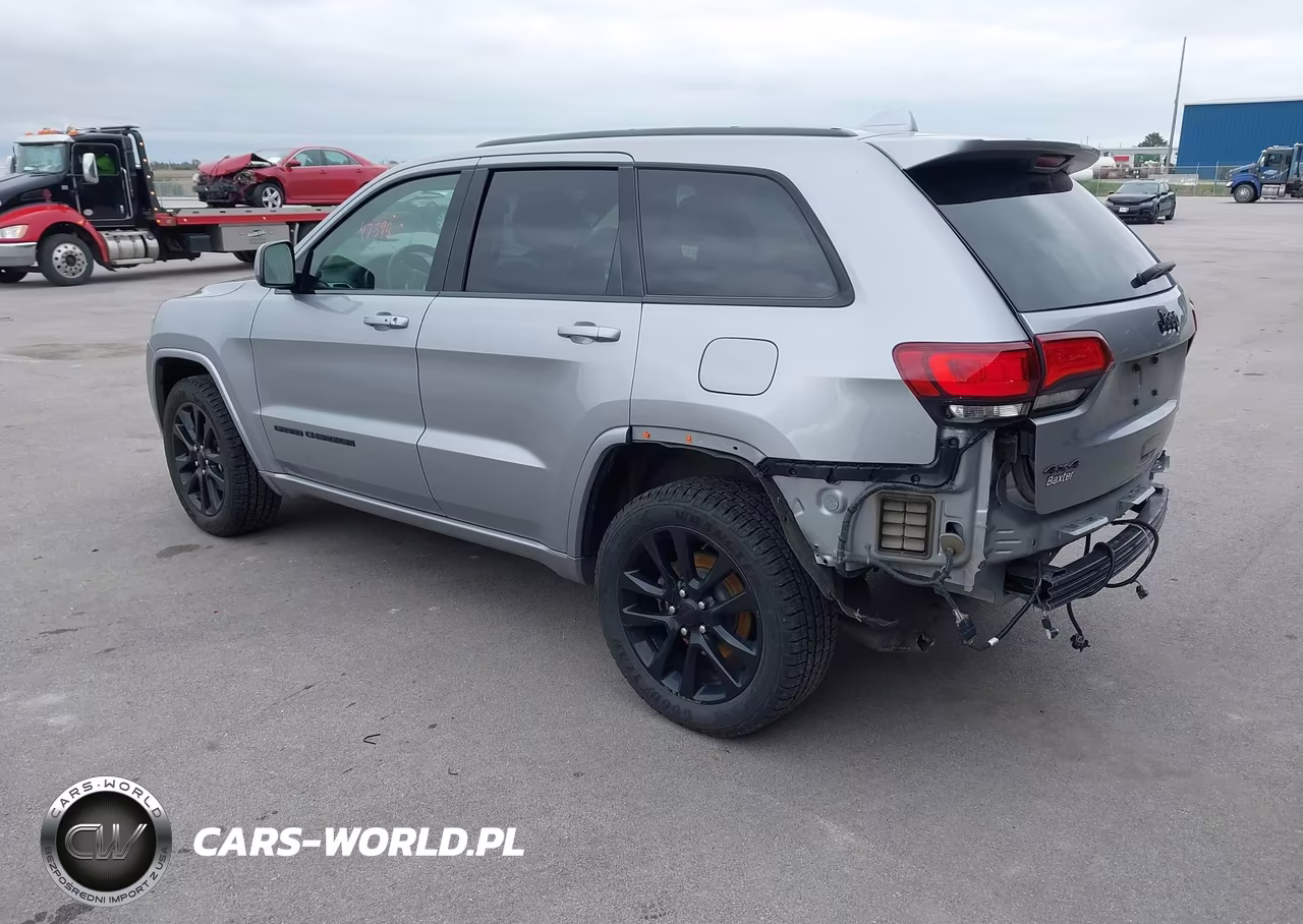 2018 Jeep Grand Cherokee Altitude 4X4 VIN:1C4RJFAG9JC207277 - 3