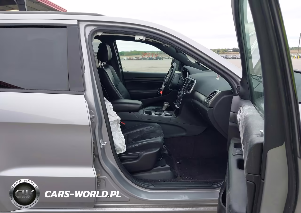2018 Jeep Grand Cherokee Altitude 4X4 VIN:1C4RJFAG9JC207277 - 5