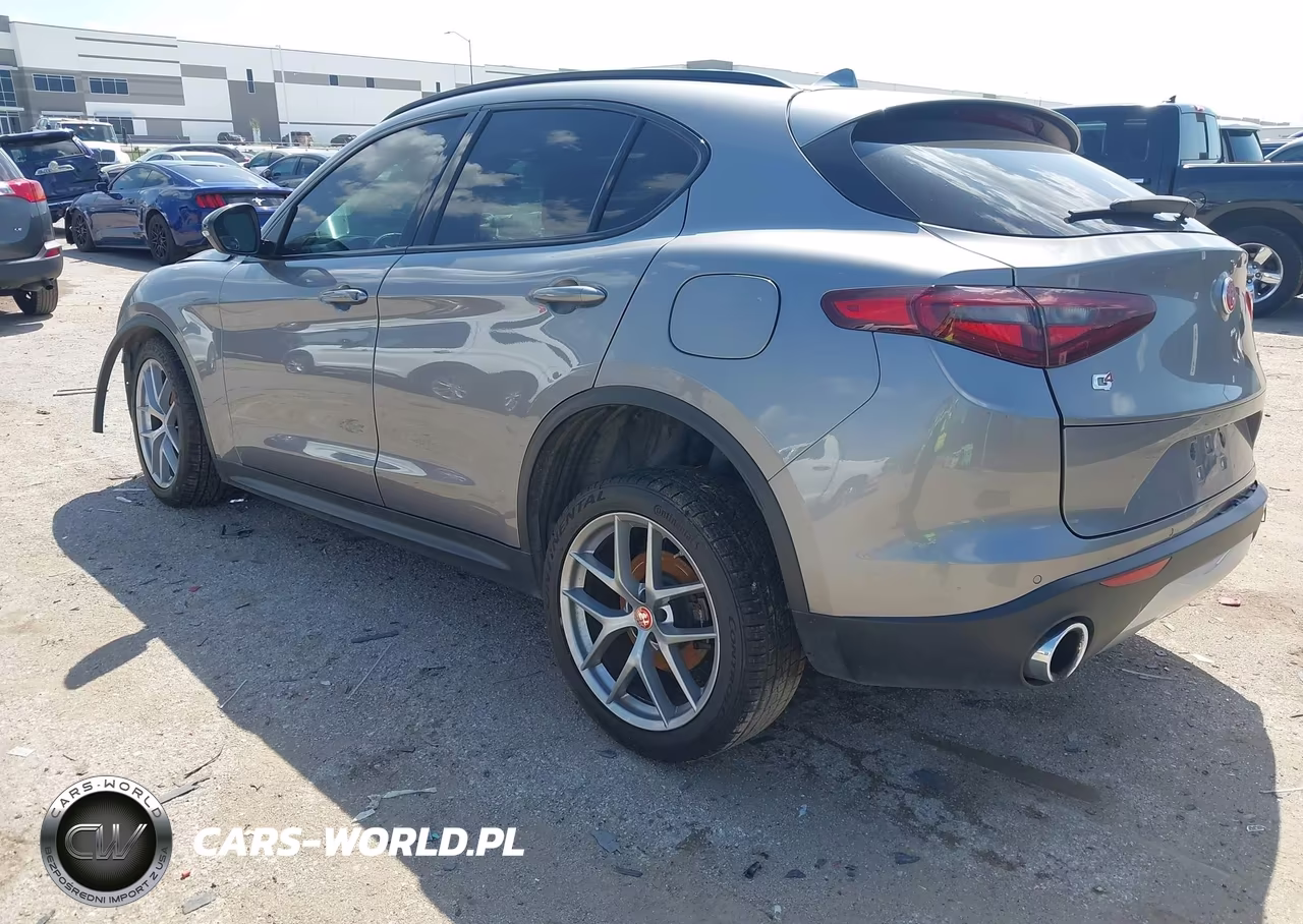 2018 Alfa Romeo Stelvio Ti Sport Awd VIN:ZASFAKNN1J7B63005 - 3